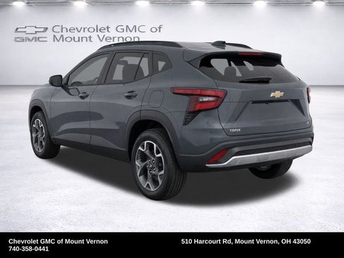 Used 2026 Chevrolet Trax LT FWD image 34
