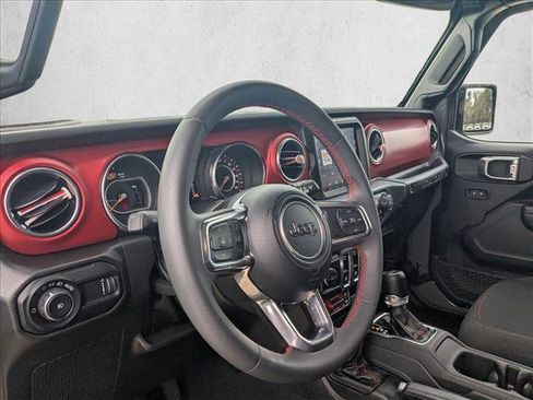 Used 2023 Jeep Wrangler Rubicon image 10