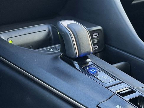 Used 2023 Toyota Crown Limited w/ Advanced Technology Package image 23