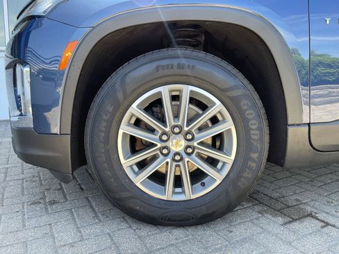 Used 2023 Chevrolet Traverse LT FWD image 10