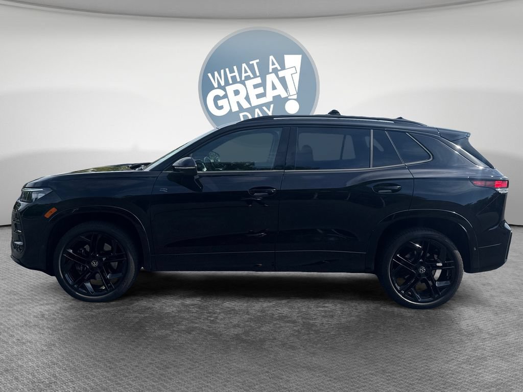 Used 2025 Volkswagen Tiguan SE R-Line AWD/4WD image 7