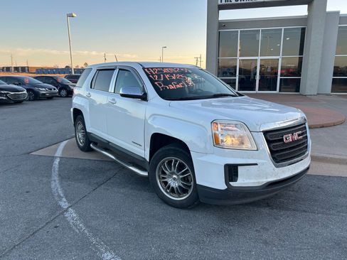 Used 2016 GMC Terrain SL image 3