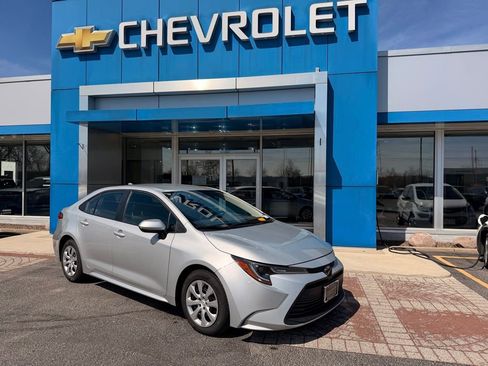 Used 2024 Toyota Corolla LE image 1