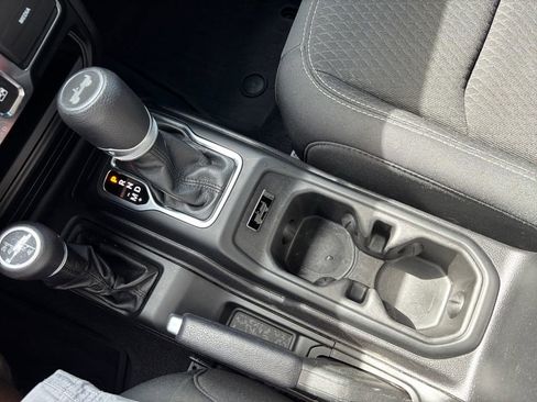 Used 2021 Jeep Wrangler Sport image 21