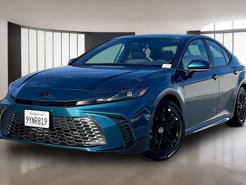 Used 2026 Toyota Camry SE w/ Multimedia Upgrade Package FWD image 1