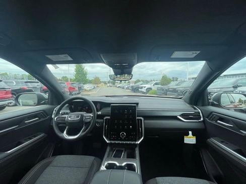 New 2026 GMC Acadia Elevation image 25