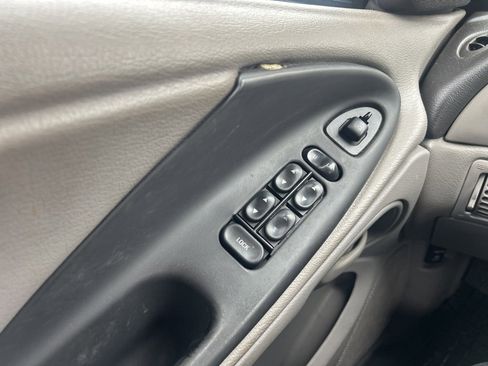 Used 2002 Ford Mustang V6 image 8