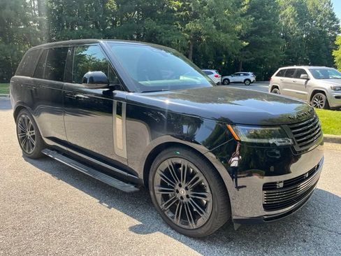 Used 2024 Land Rover Range Rover SV AWD/4WD image 2