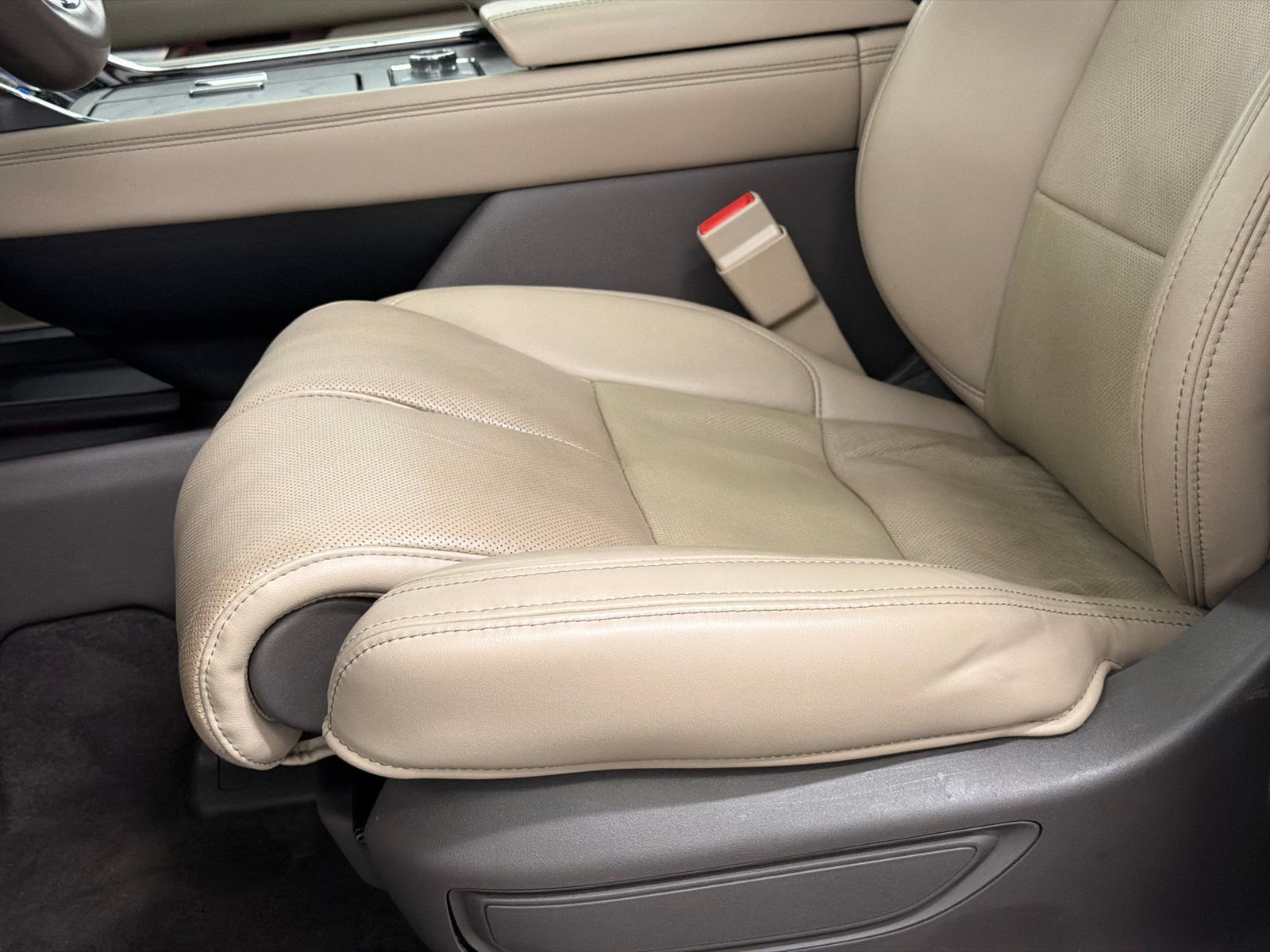 Certified 2023 Lincoln Navigator Reserve AWD/4WD image 19