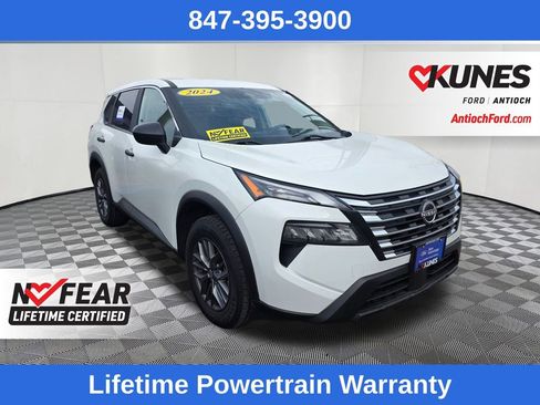 Used 2024 Nissan Rogue S image 1