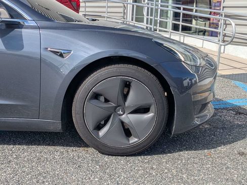 Used 2020 Tesla Model 3 Standard Range Plus RWD image 12