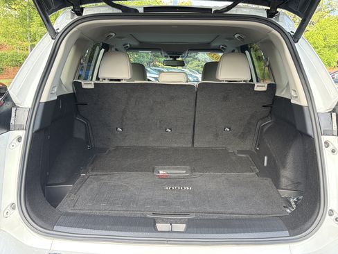 Used 2024 Nissan Rogue SL w/ SL Premium Package FWD image 26