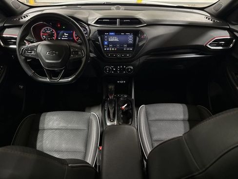 Used 2021 Chevrolet TrailBlazer RS w/ Sun and Liftgate Package FWD image 10