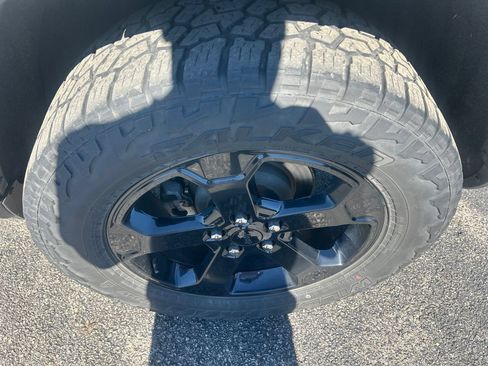 Used 2018 Jeep Grand Cherokee Laredo AWD/4WD image 8