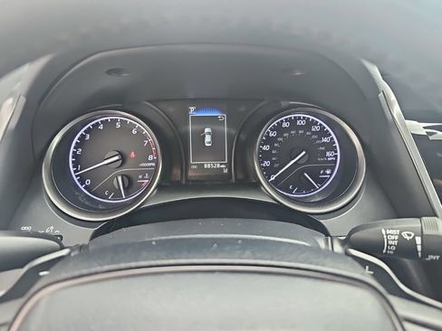 Used 2021 Toyota Camry SE FWD image 14