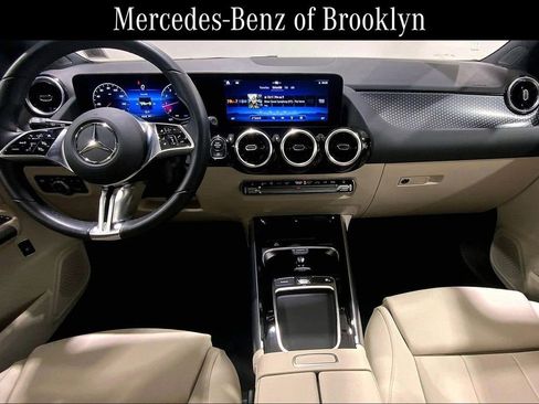 Certified 2025 Mercedes-Benz GLA 250 4MATIC image 15