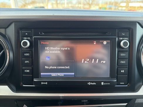 Used 2016 Toyota Tacoma SR5 image 18