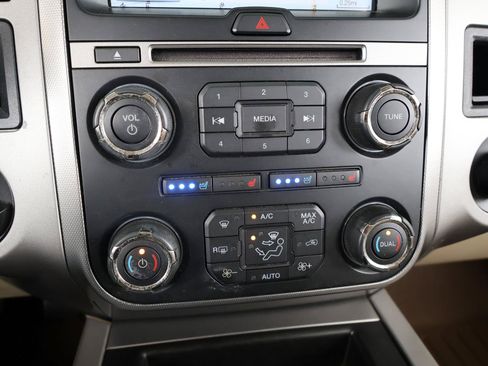 Used 2016 Ford Expedition EL XLT w/ Equipment Group 202A RWD image 45