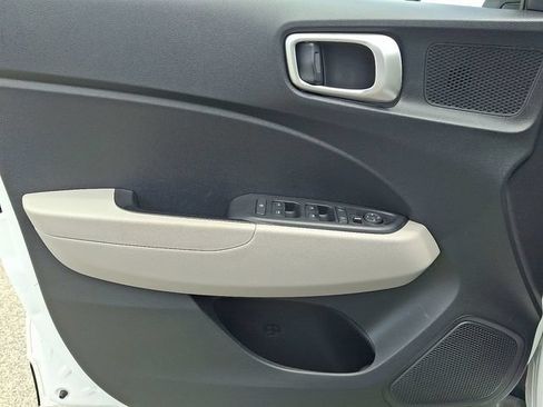 Certified 2023 Hyundai Venue SEL FWD image 12