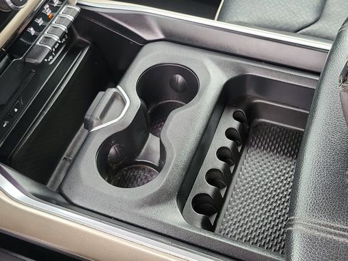Used 2019 RAM 1500 Laramie AWD/4WD image 13