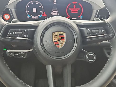 Used 2024 Porsche Cayenne AWD/4WD image 19