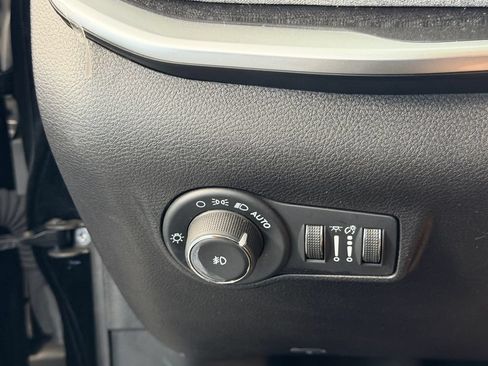Used 2024 Jeep Compass Latitude AWD/4WD image 26