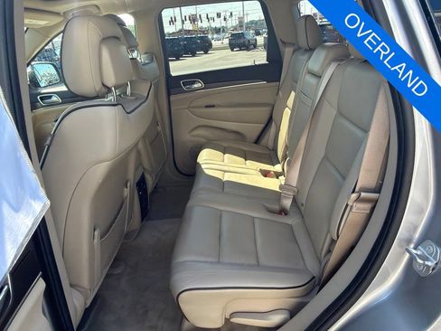 Used 2015 Jeep Grand Cherokee Overland AWD/4WD image 23
