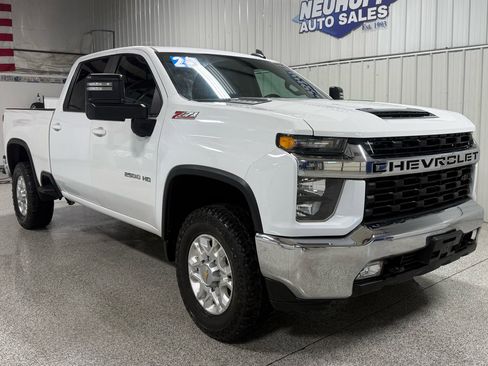 Used 2023 Chevrolet Silverado 2500 LT w/ Convenience Package image 2