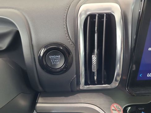 Used 2025 Ford Expedition Platinum image 14