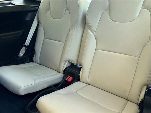 Certified 2025 Volvo XC90 T8 Plus w/ Protection Package Premier AWD/4WD image 16