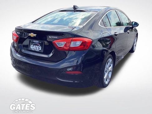 Used 2017 Chevrolet Cruze Premier FWD image 9