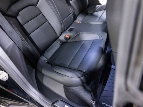 Used 2024 Porsche Taycan 4S image 34