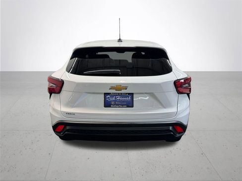 Used 2025 Chevrolet Trax LS FWD image 5