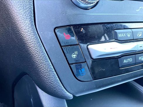 Used 2020 Ford Explorer Limited image 31