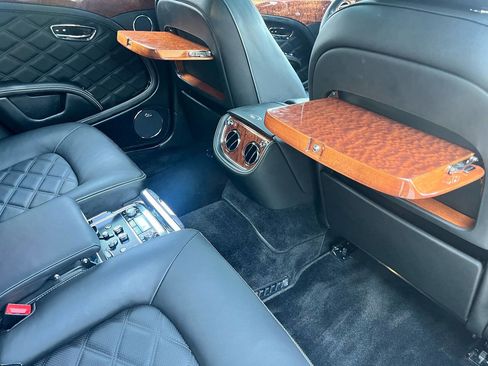 Used 2014 Bentley Mulsanne image 17