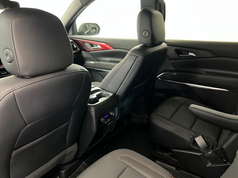 Used 2025 Chevrolet Traverse Z71 w/ LPO, Floor Liner Package AWD/4WD image 20