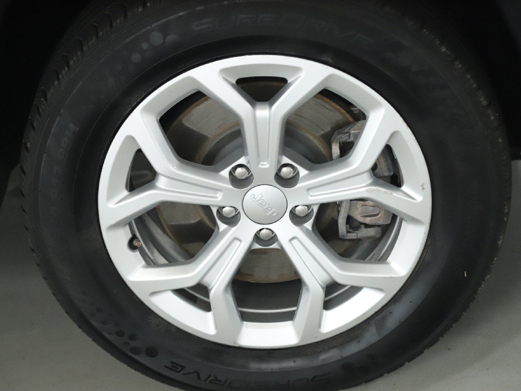 Used 2024 Jeep Compass Latitude AWD/4WD image 11