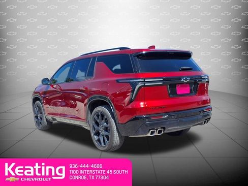 Used 2025 Chevrolet Traverse RS w/ LPO, Floor Liner Package FWD image 2