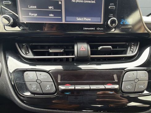 Used 2019 Toyota C-HR XLE image 20