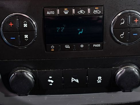 Used 2013 GMC Sierra 2500 SLT w/ SLT Convenience Package image 28