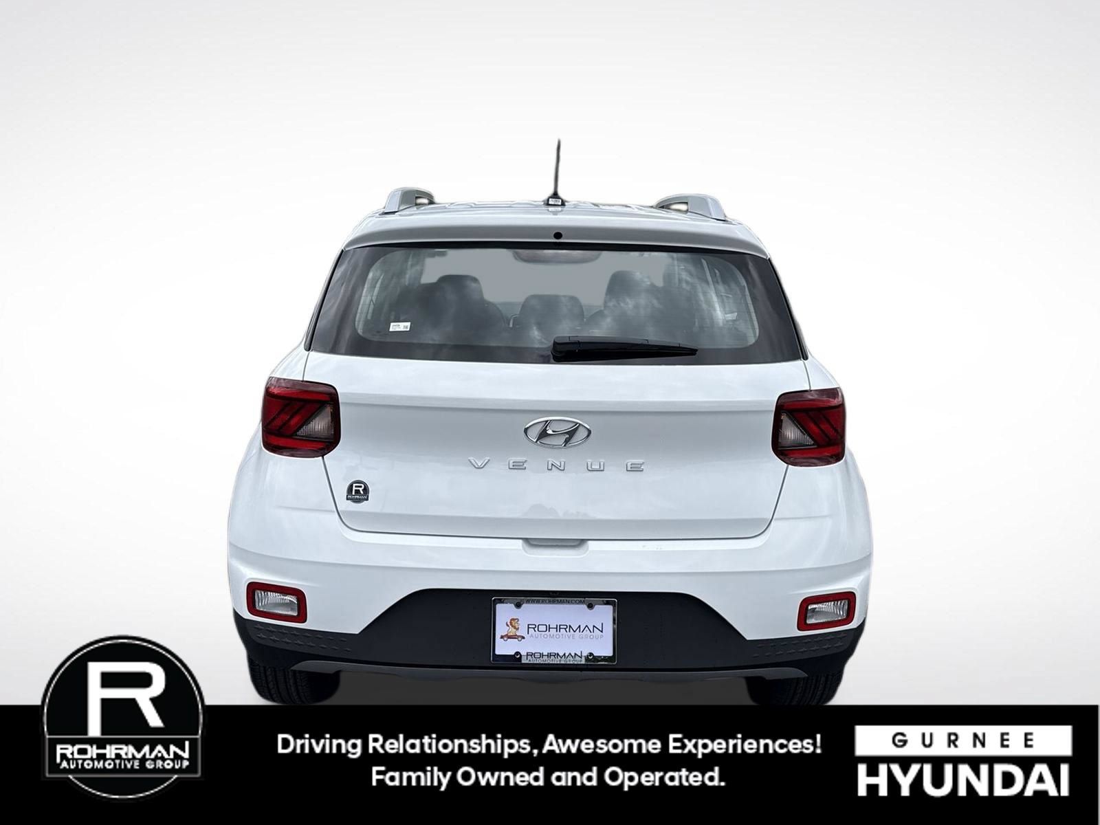 Used 2026 Hyundai Venue SEL FWD image 8