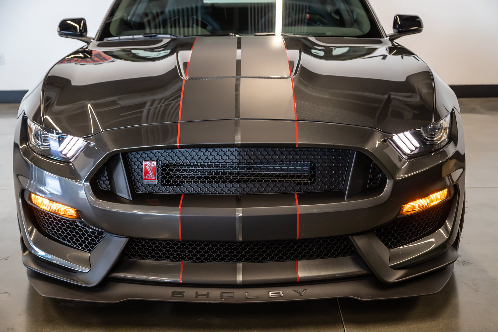 Used 2019 Ford Mustang Shelby GT350R w/ GT350R Equipment Group 920A RWD image 4