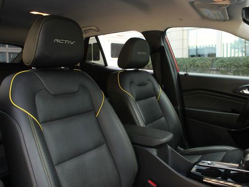 Used 2024 Chevrolet Trax ACTIV w/ Driver Confidence Package image 26