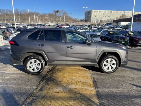 Used 2022 Toyota RAV4 LE image 7