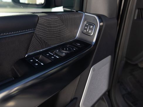 Used 2025 Ford F350 Platinum image 23