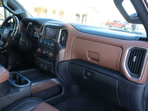 Used 2020 Chevrolet Silverado 2500 High Country image 18