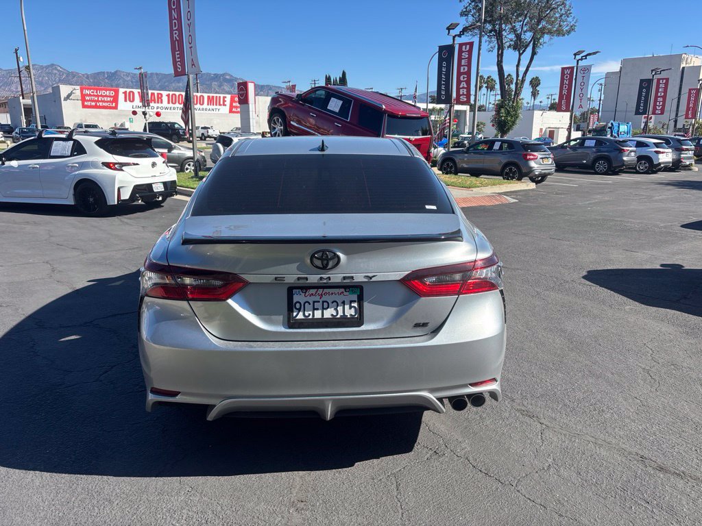 Used 2022 Toyota Camry SE w/ Carpet Mat Package (TMS) FWD image 5