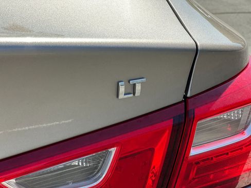 Used 2025 Chevrolet Malibu LT FWD image 27
