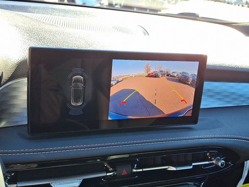 New 2025 Alfa Romeo Tonale w/ Premium Package image 14