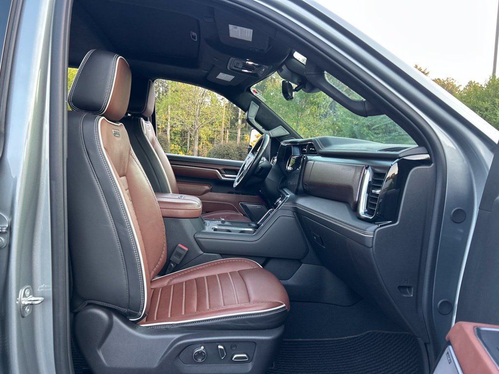 Used 2024 GMC Sierra 3500 Denali Ultimate AWD/4WD image 55